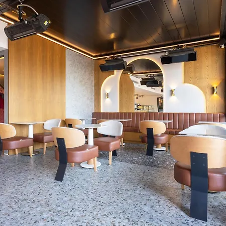 Premier Lounge