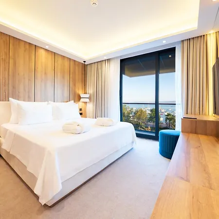 Premier Lounge Hotel